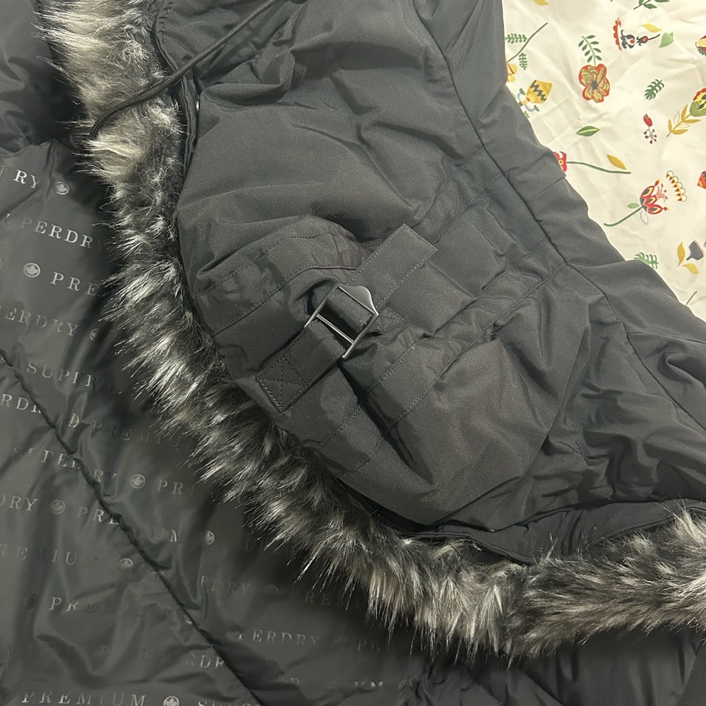 SUPERDRY PREMIUM snow coat. - Picture 7 of 7